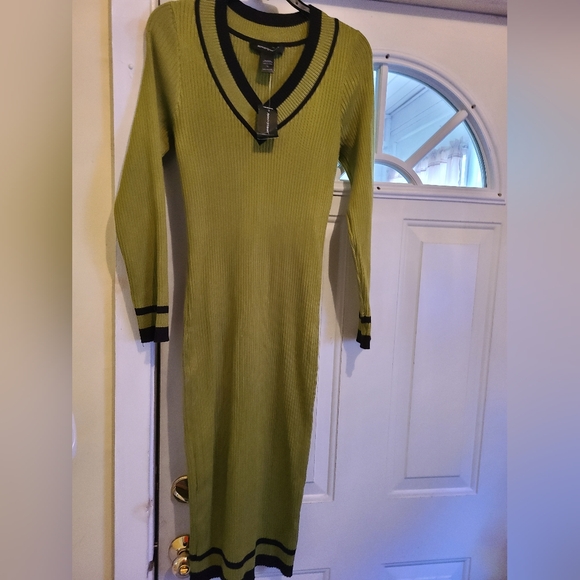 ASHLEY STEWART MAXI DRESS - Picture 5 of 8